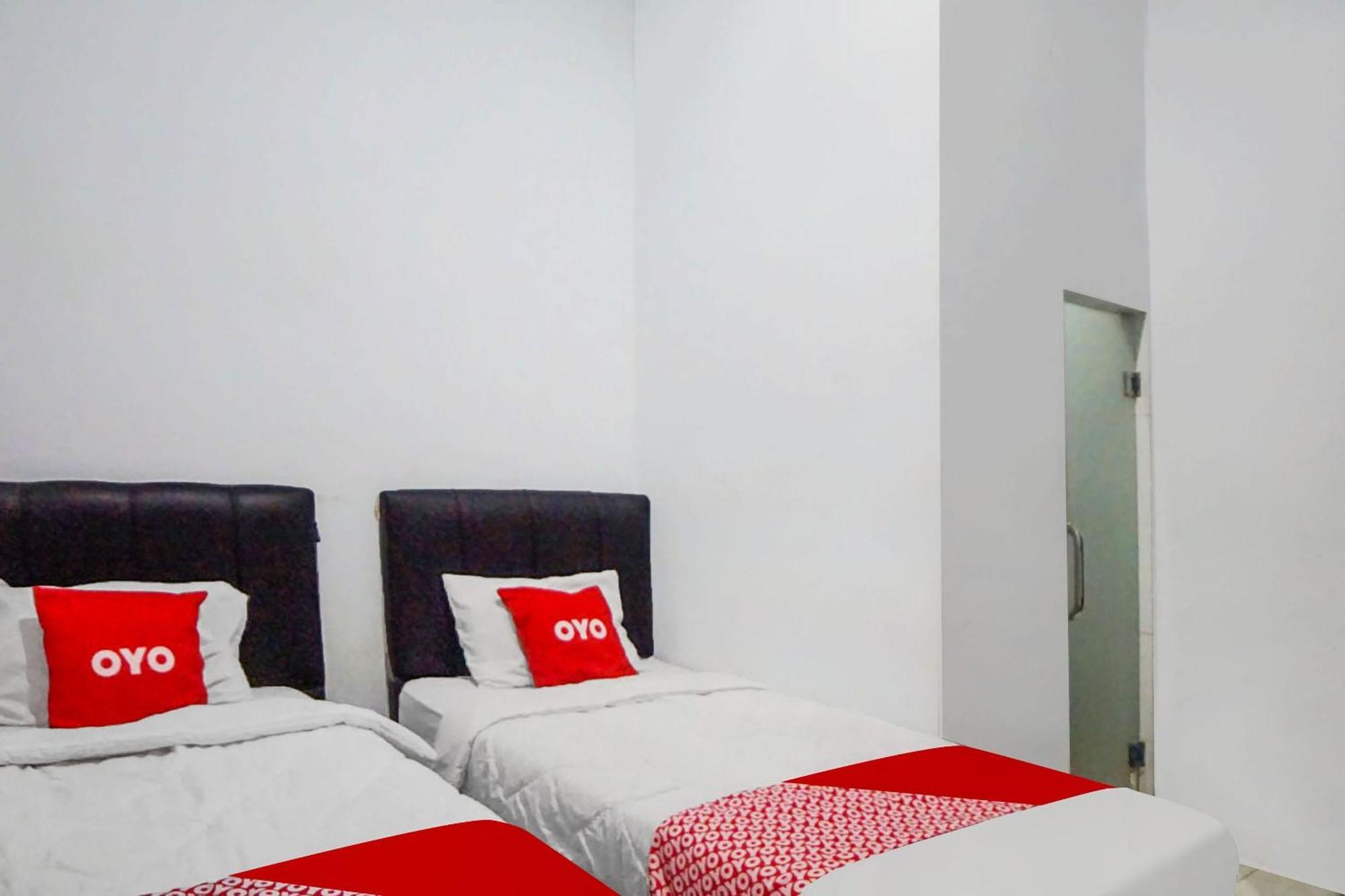 Super Oyo 91627 Wika Wiki Homestay Медан Екстериор снимка