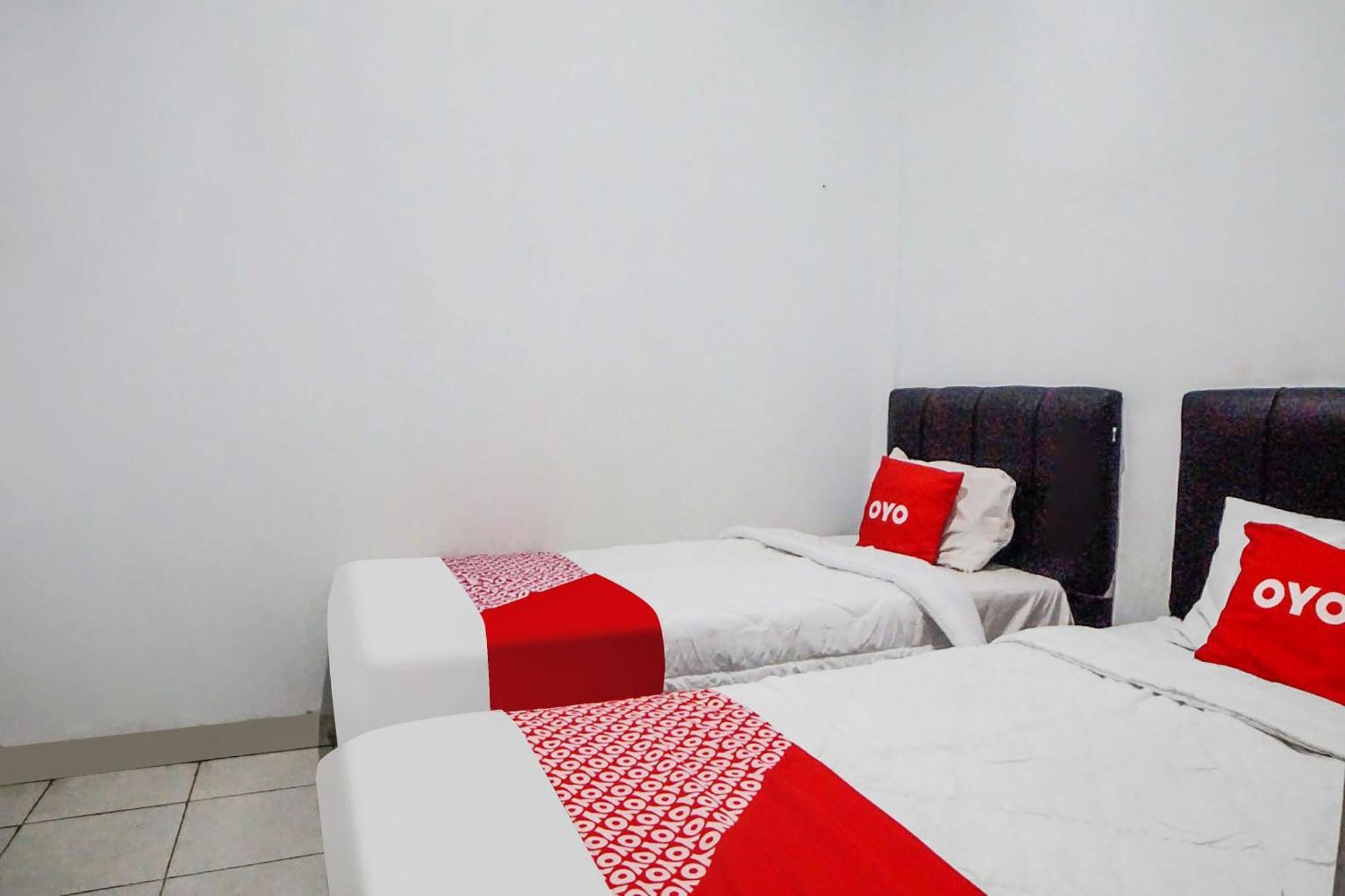 Super Oyo 91627 Wika Wiki Homestay Медан Екстериор снимка
