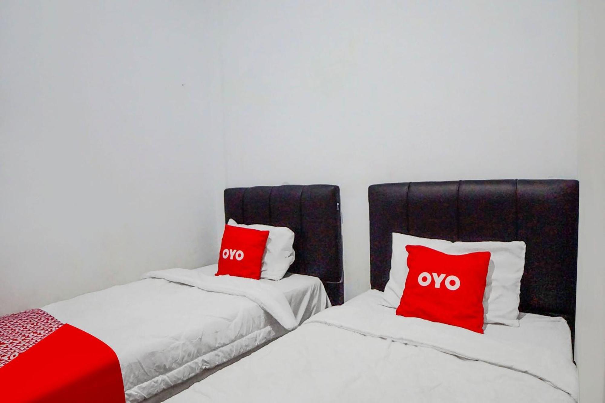 Super Oyo 91627 Wika Wiki Homestay Медан Екстериор снимка