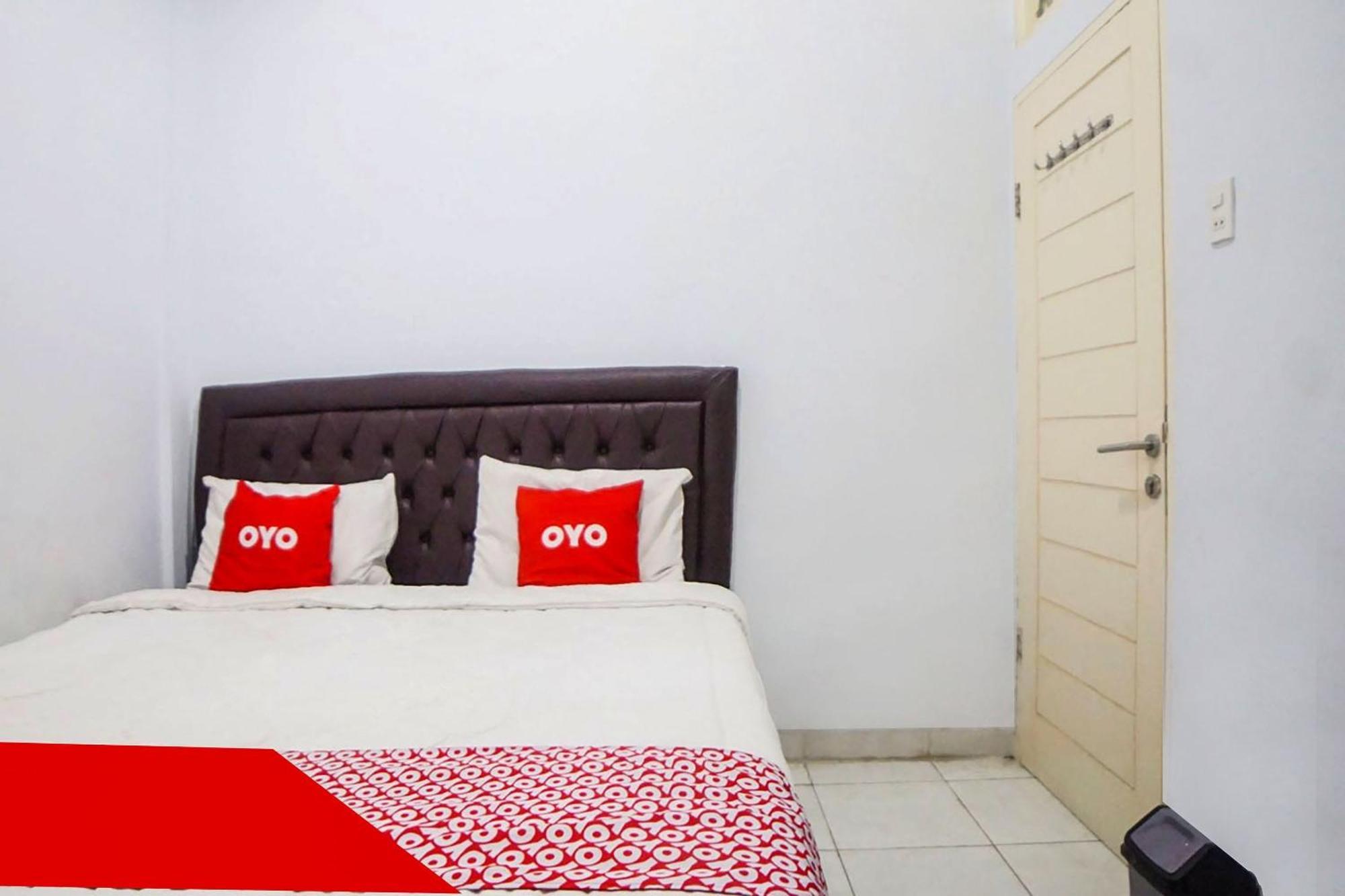 Super Oyo 91627 Wika Wiki Homestay Медан Екстериор снимка